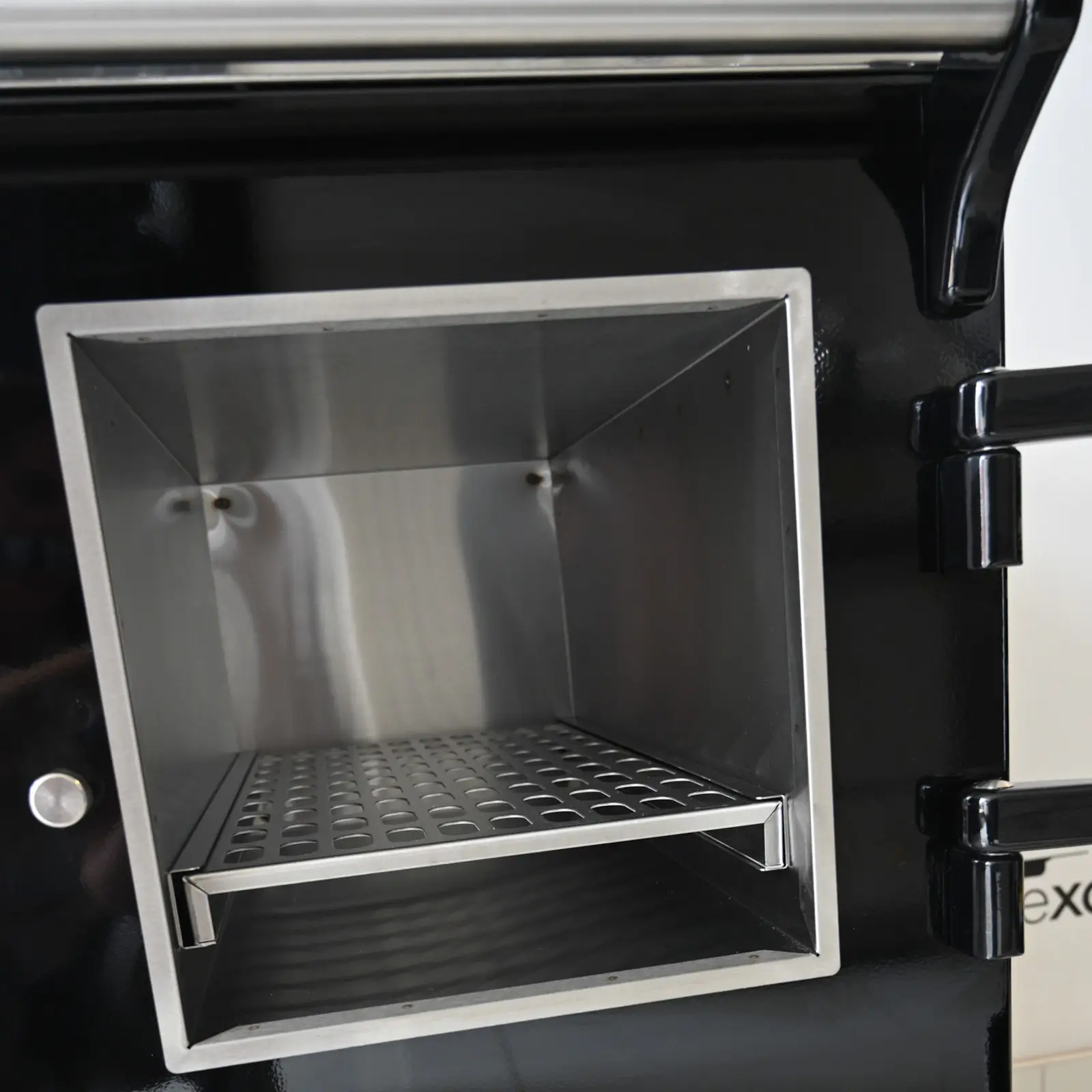 Ex-Display Everhot 100+ Electric Cooker in Black - Image 6