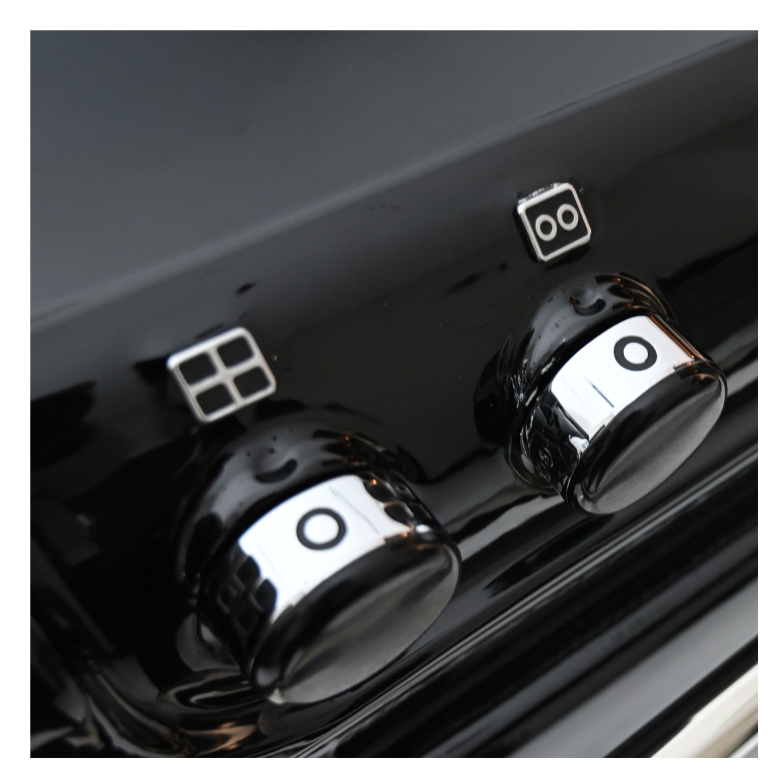 R3 100 Compact Black 6